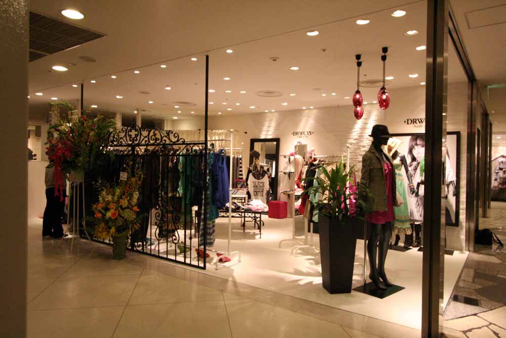 DRWCYS 新宿ルミネ/ドロシーズ 新宿ルミネ/店舗設計・ショップデザイン:洋服・ファッションブランド