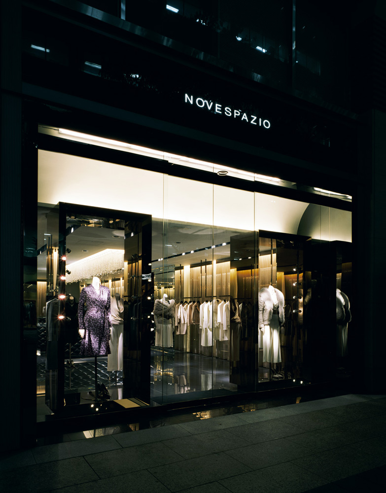NOVE SPAZIO 丸の内路面店/ノーベスパジオ 丸の内路面店/店舗設計・ショップデザイン:洋服・ファッションブランド