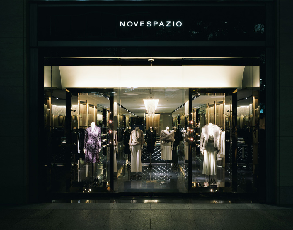 NOVE SPAZIO 丸の内路面店/ノーベスパジオ 丸の内路面店/店舗設計・ショップデザイン:洋服・ファッションブランド