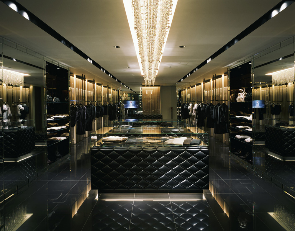 NOVE SPAZIO 丸の内路面店/ノーベスパジオ 丸の内路面店/店舗設計・ショップデザイン:洋服・ファッションブランド