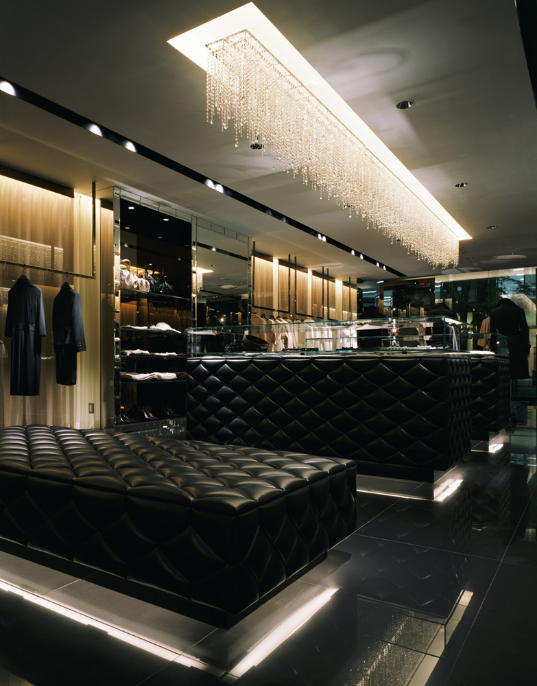 NOVE SPAZIO 丸の内路面店/ノーベスパジオ 丸の内路面店/店舗設計・ショップデザイン:洋服・ファッションブランド